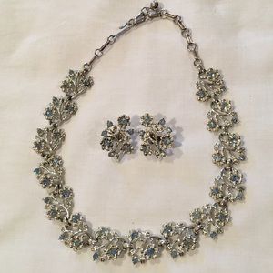 🦋Vintage Coro Necklace & Clip-On Earrings🦋